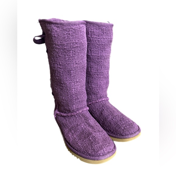 UGG Heirloom Kids Lace Up Boots - Picture 2 of 7